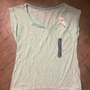 NWT Gap tee